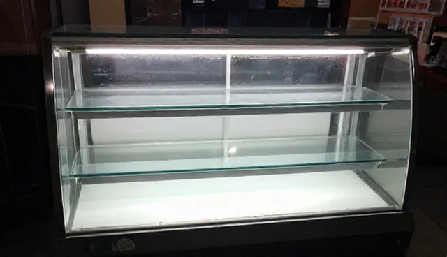 商铺展示柜:性能与适用条件的深入分析